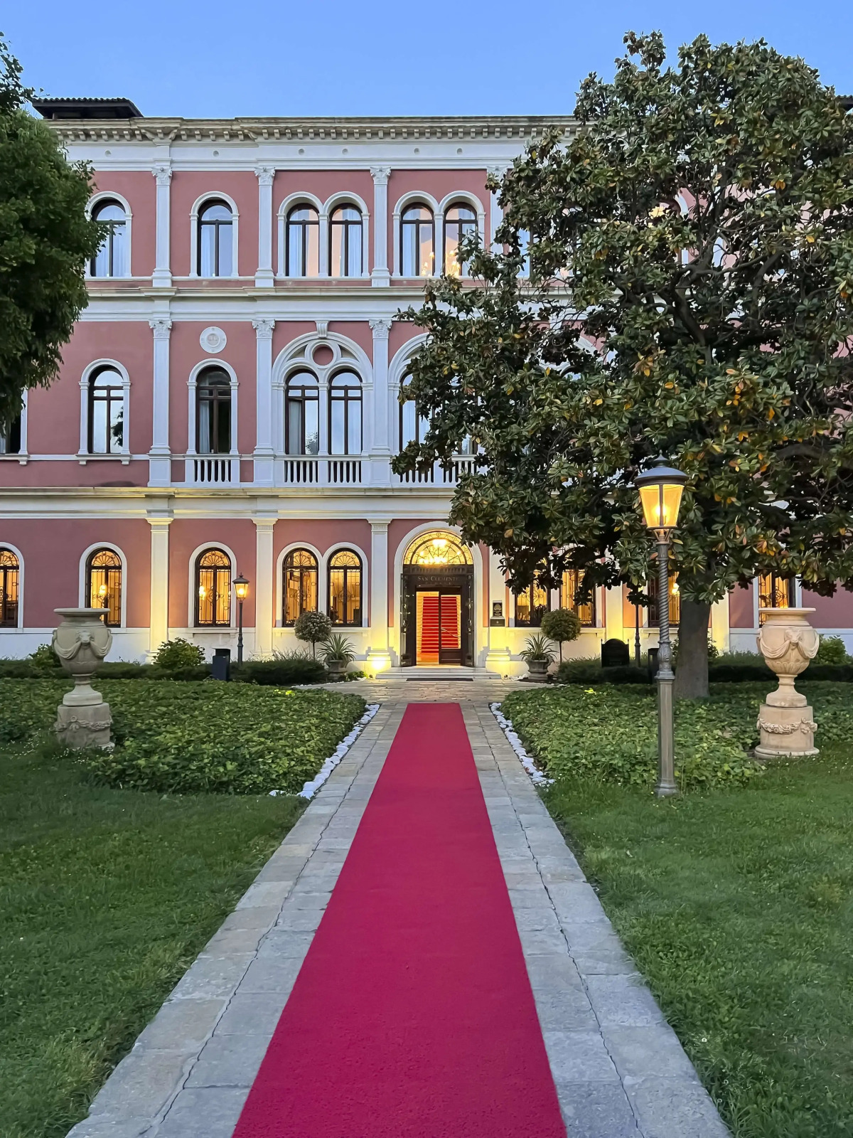 Отель San Clemente Palace Kempinski Venice
