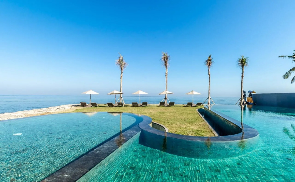 Lovina Beach Club & Resort