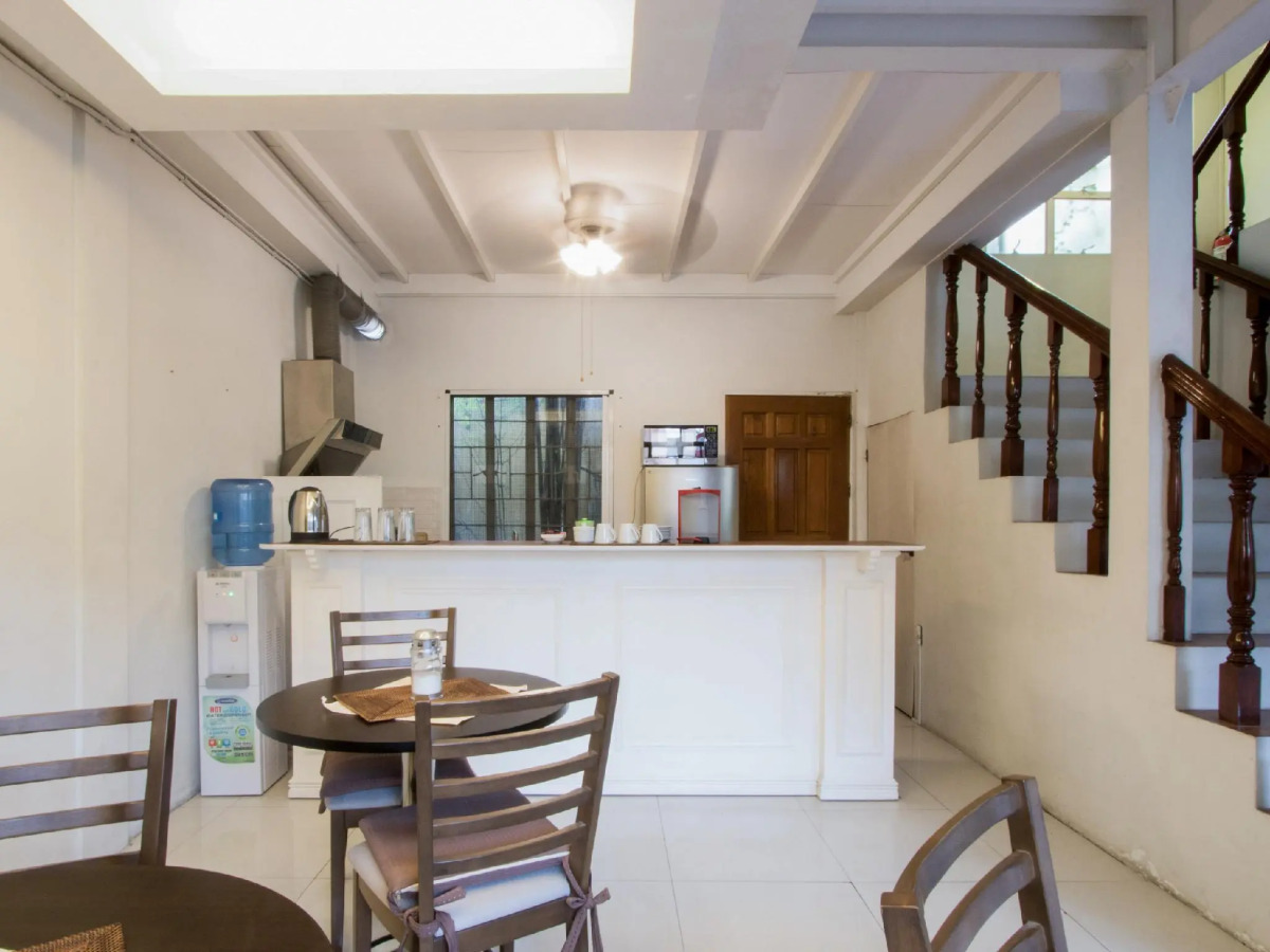 Makati Riverside Inn