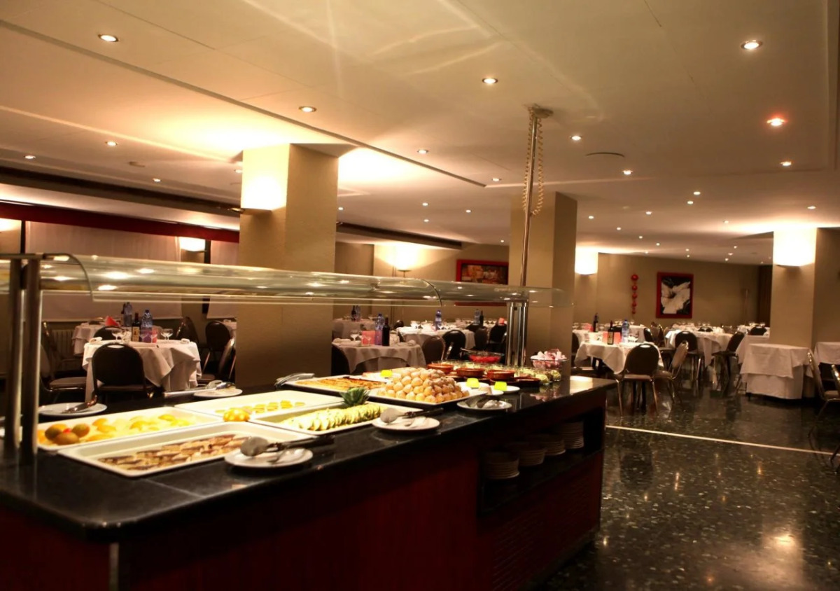 Отель Comtes d'Urgell