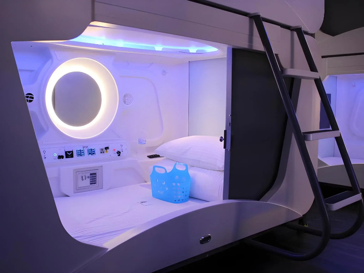Heybear Capsule Hotel