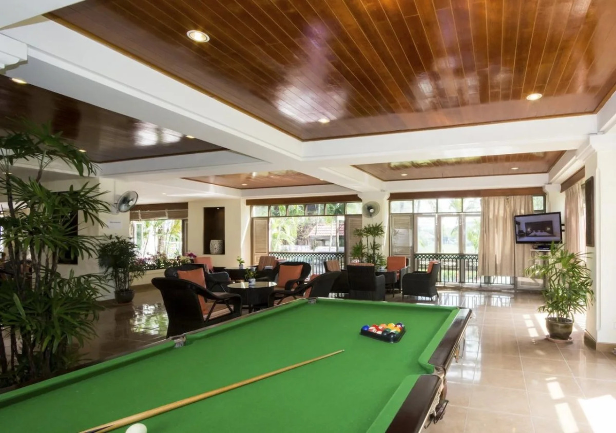 Курортный отель Amora Beach Resort Phuket