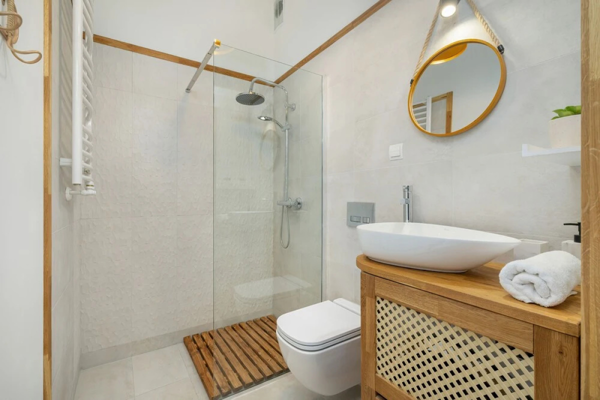 Comfy Apartment Opolska by Renters