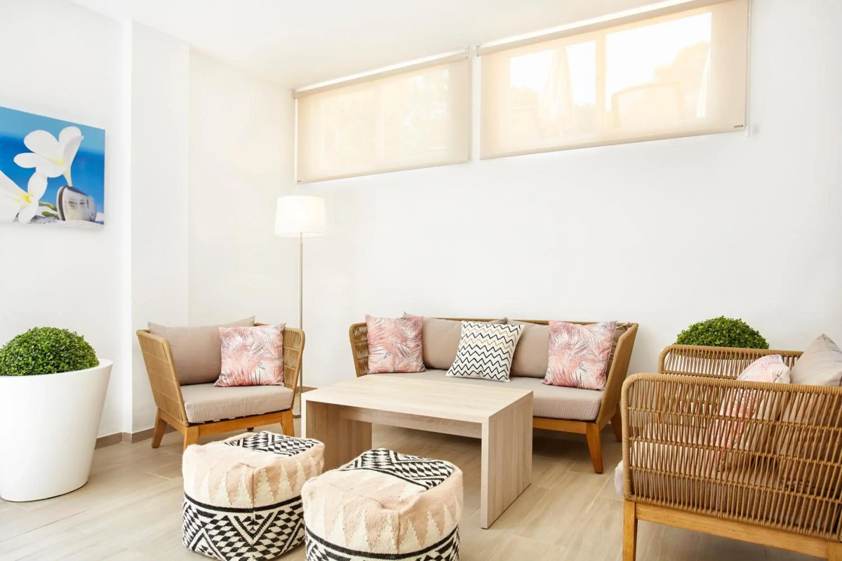 Universal Apartamentos Laguna Garden