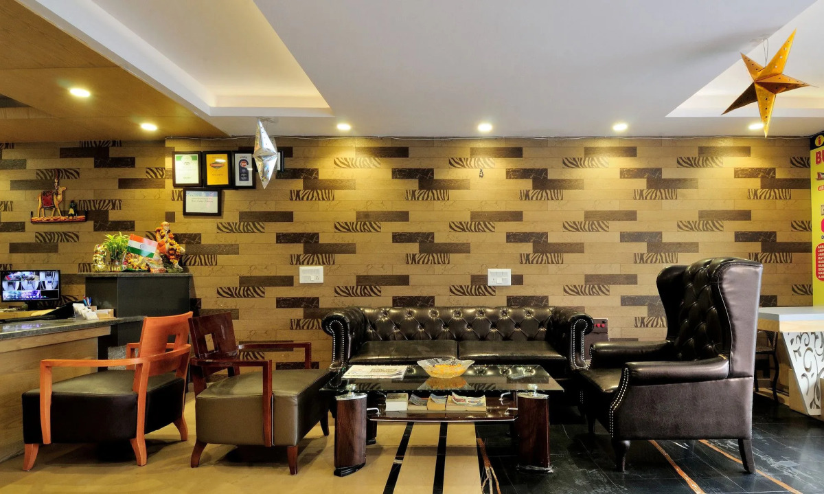 Check In Room Chuna Mandi