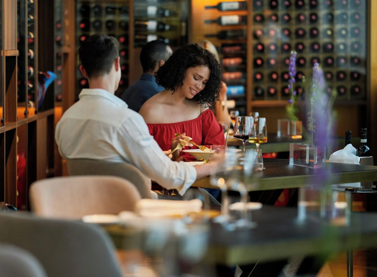 De Bonart Naples, Curio Collection by Hilton