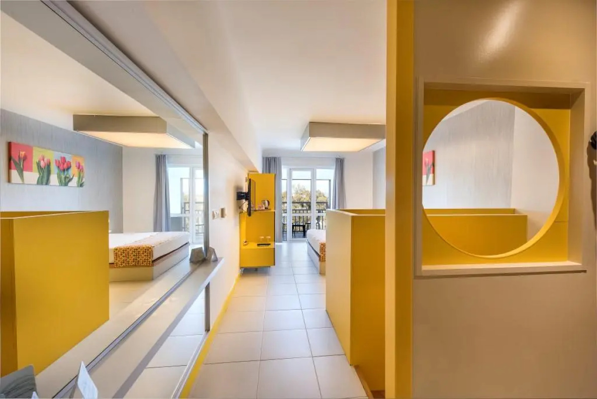 Seven Seas Hotel Blue