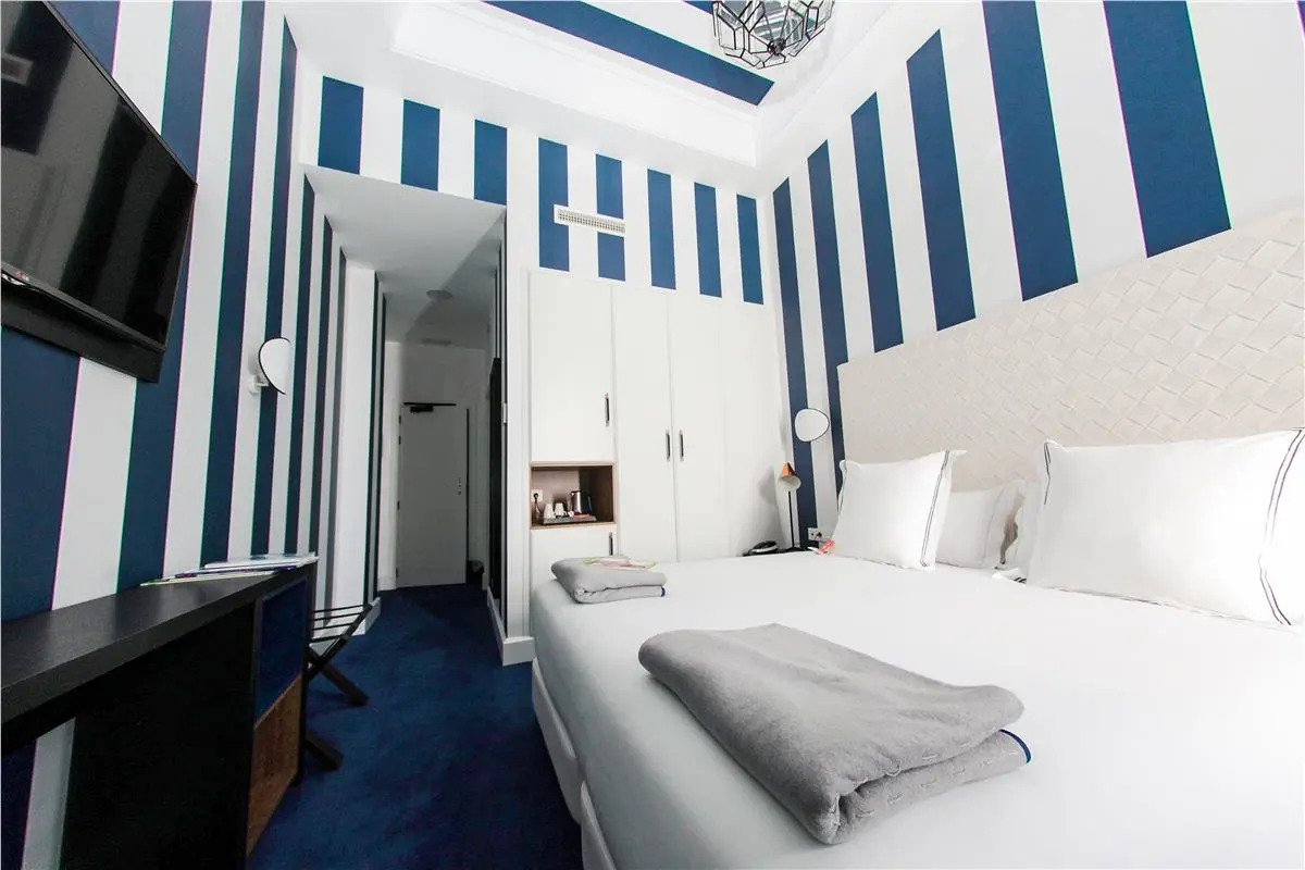 Отель Room Mate Valeria