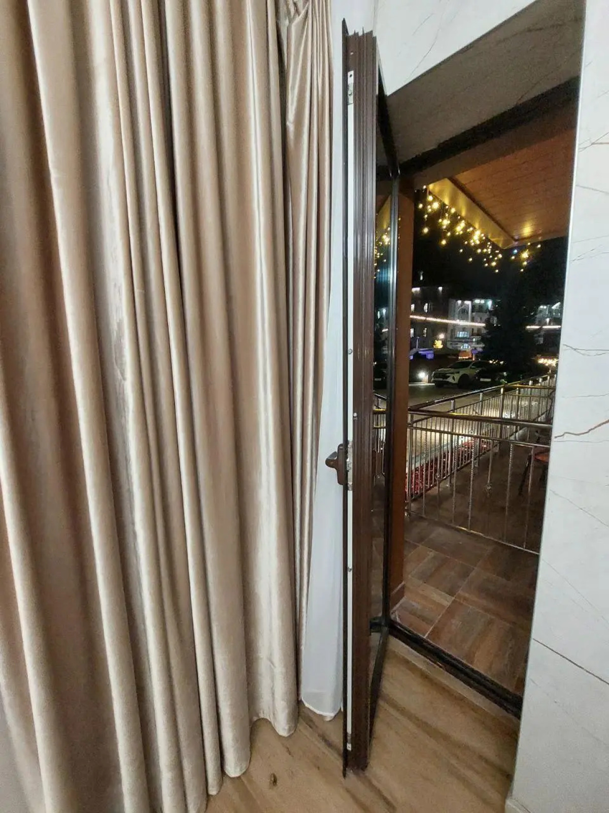 Апартаменты в отеле Red wood