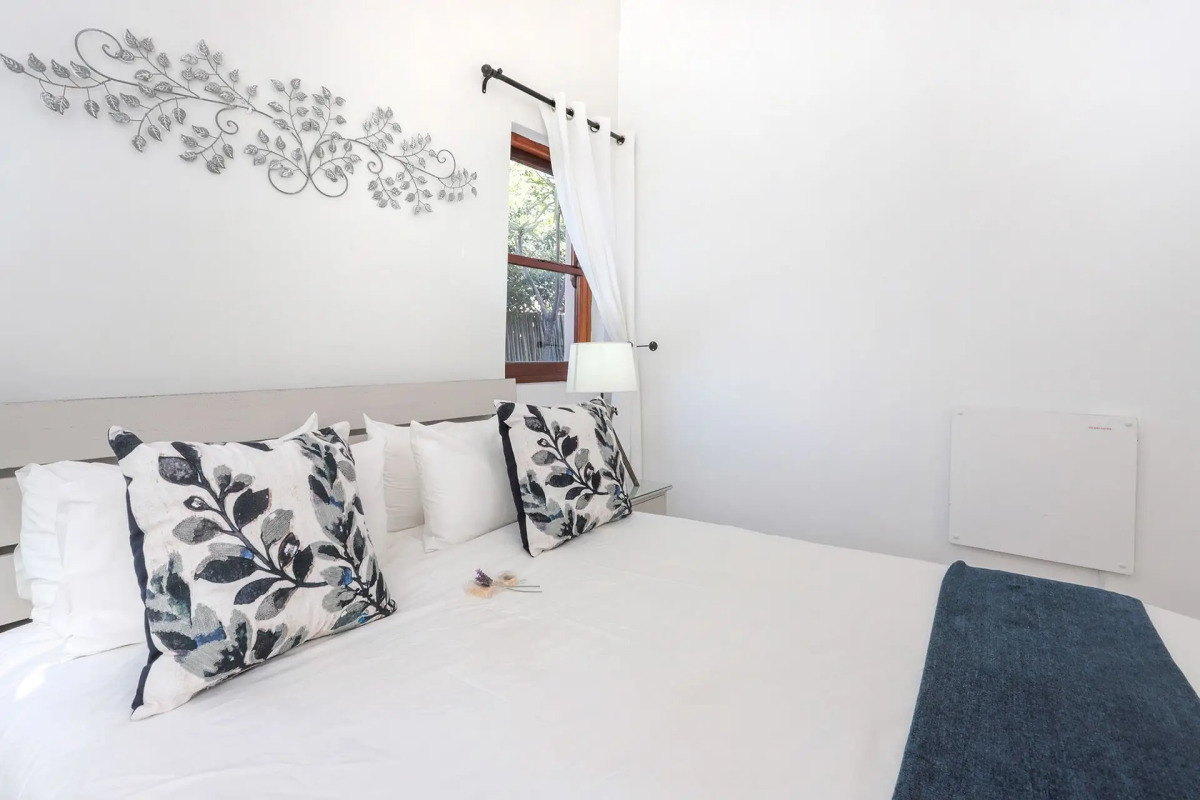 Sixteen Guest House on Main