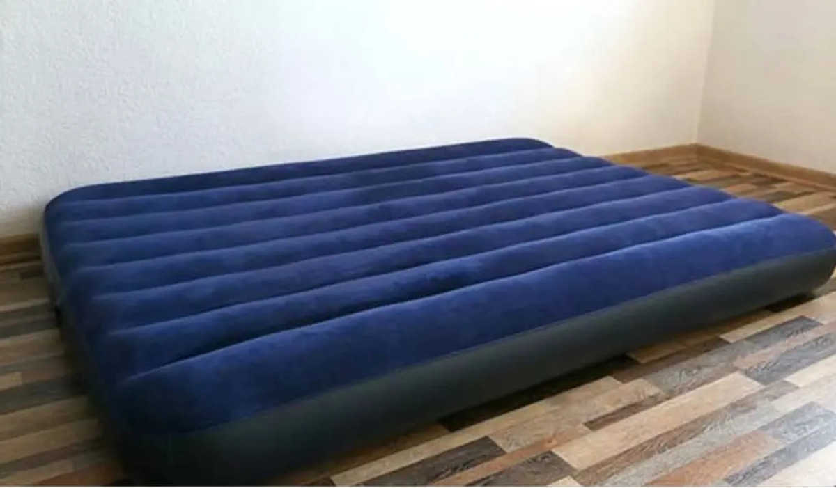 2 BR con patio por el centro comercial