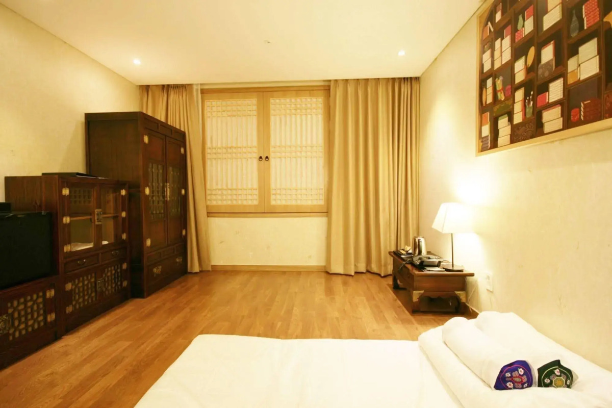 The Central Plaza Hotel