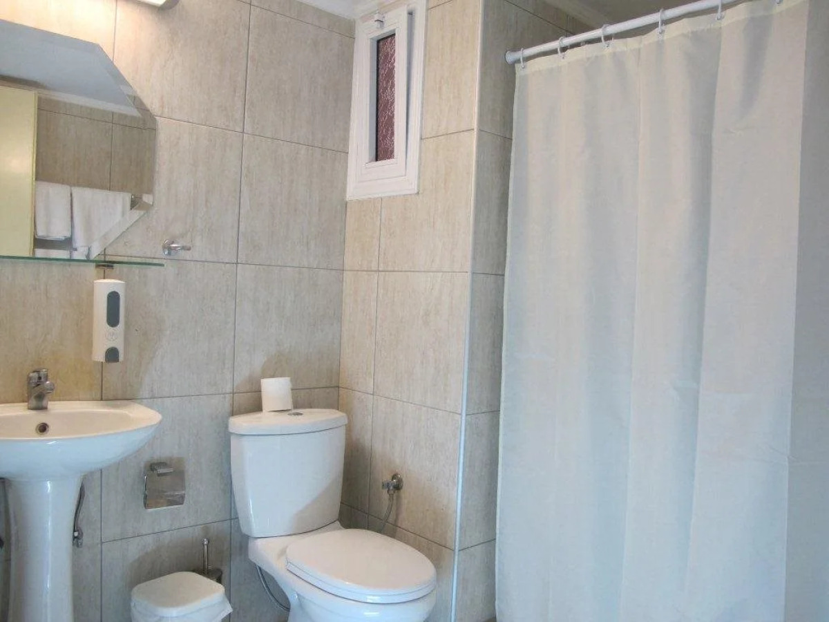 Mackenzie Beach Hotel & Apartments