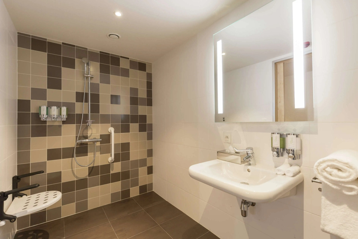 Hampton by Hilton Antwerp Central Station