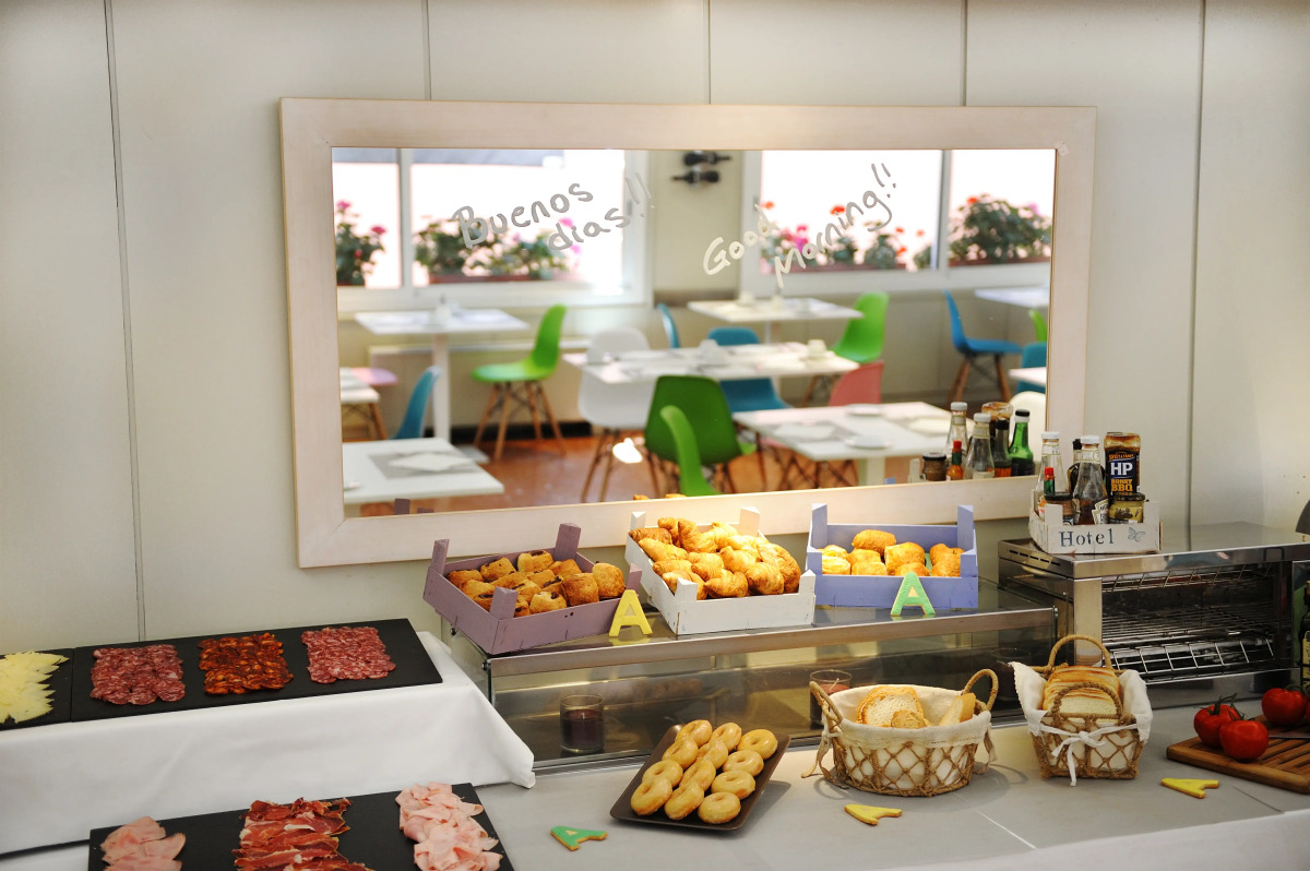 Отель Tres Torres Atiram