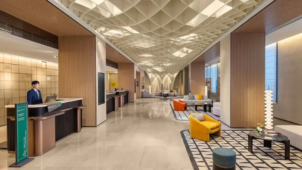 Holiday Inn Shanghai Pudong Airport by IHG