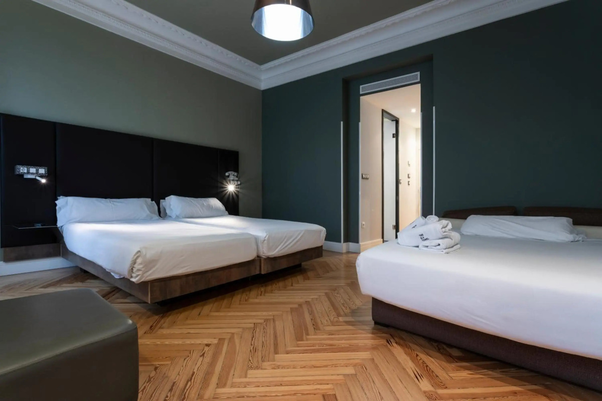 Petit Palace Lealtad Plaza