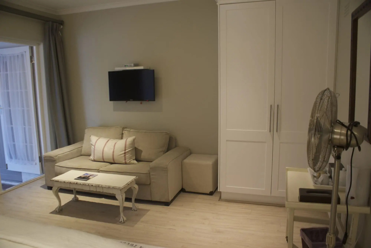 Whale Rock Luxury Lodge