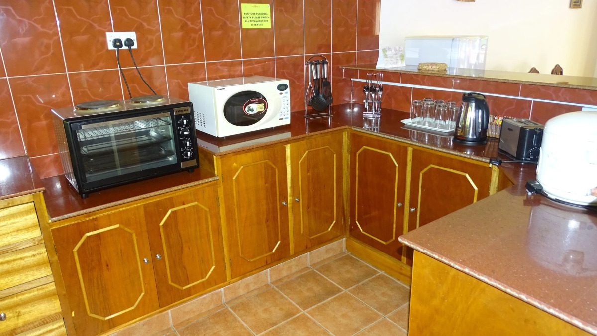 Reef Holiday Apartments