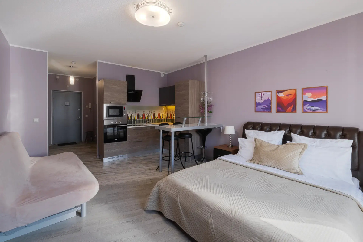 БелосНежность на набережной Обводного канала 108