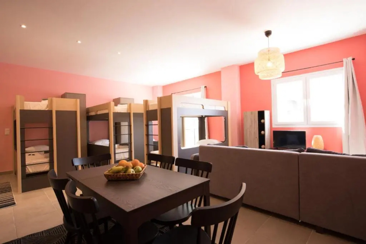 Local Hostel & Suites