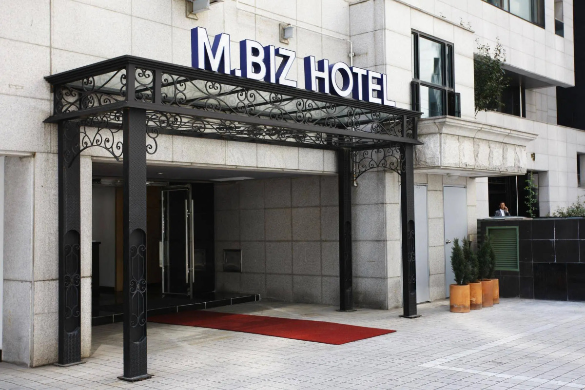 M.BIZ Hotel