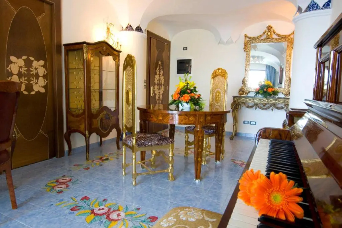 Strand Hotel Terme Delfini