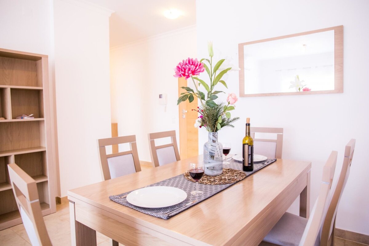 A04 - Large Modern 1 bed Apartment with pool by DreamAlgarve