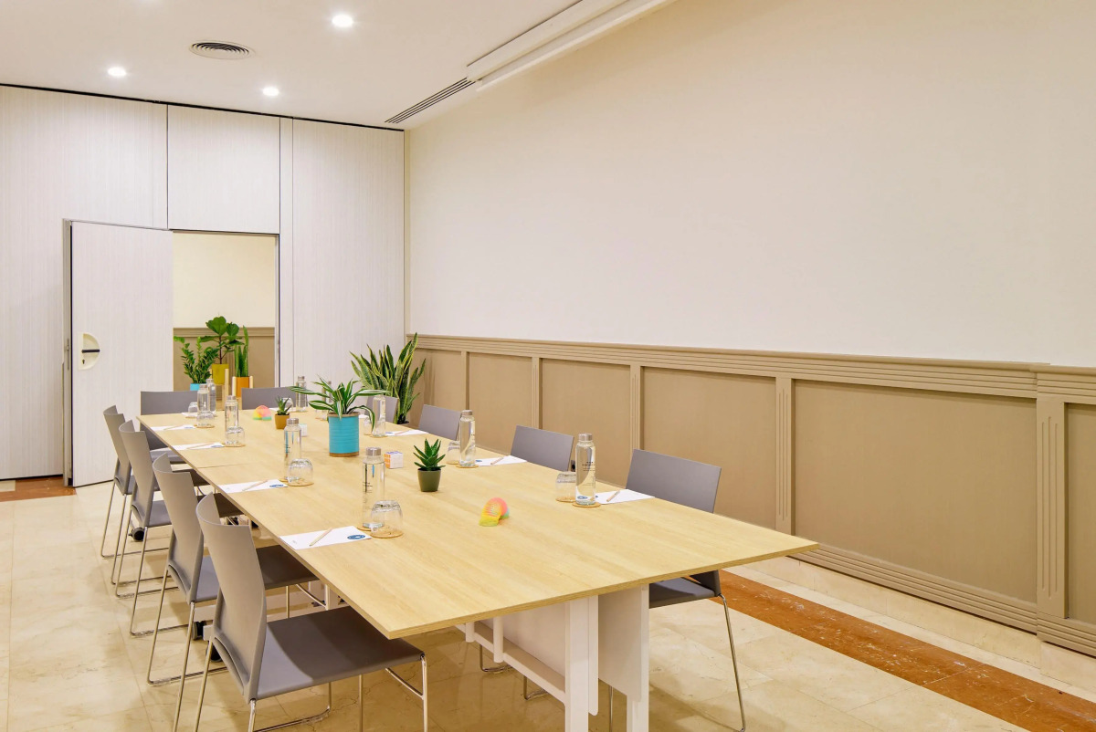 Отель INNSiDE by Melia Barcelona Apolo