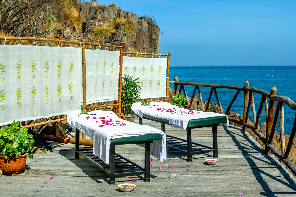 Diamond Bay Resort and Spa