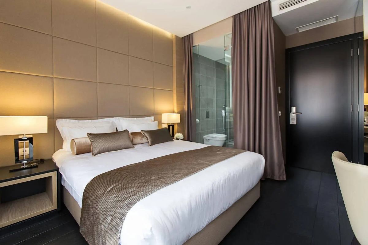 Dominic & Smart Luxury Suites Republic Square