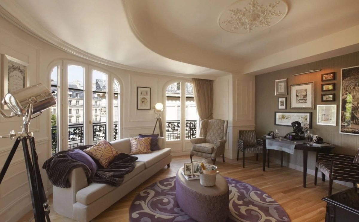 La Clef Louvre Paris by The Crest Collection