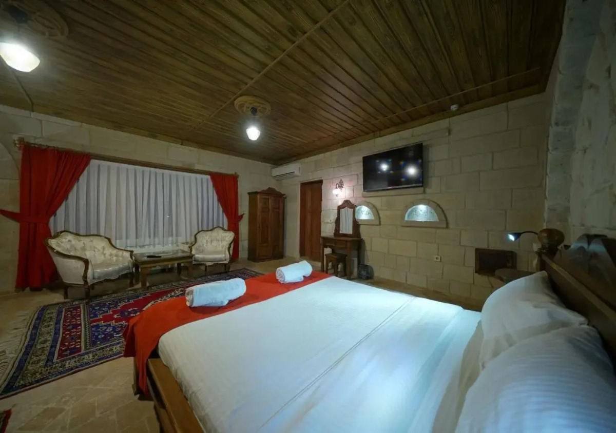 ShoeString Stone House