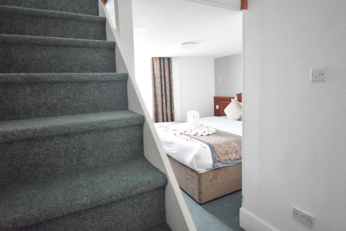 Pembridge Palace Hotel