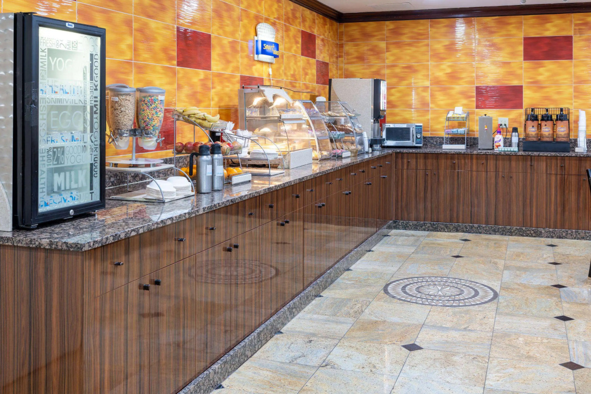 Days Hotel by Wyndham North Bergen NYC Area