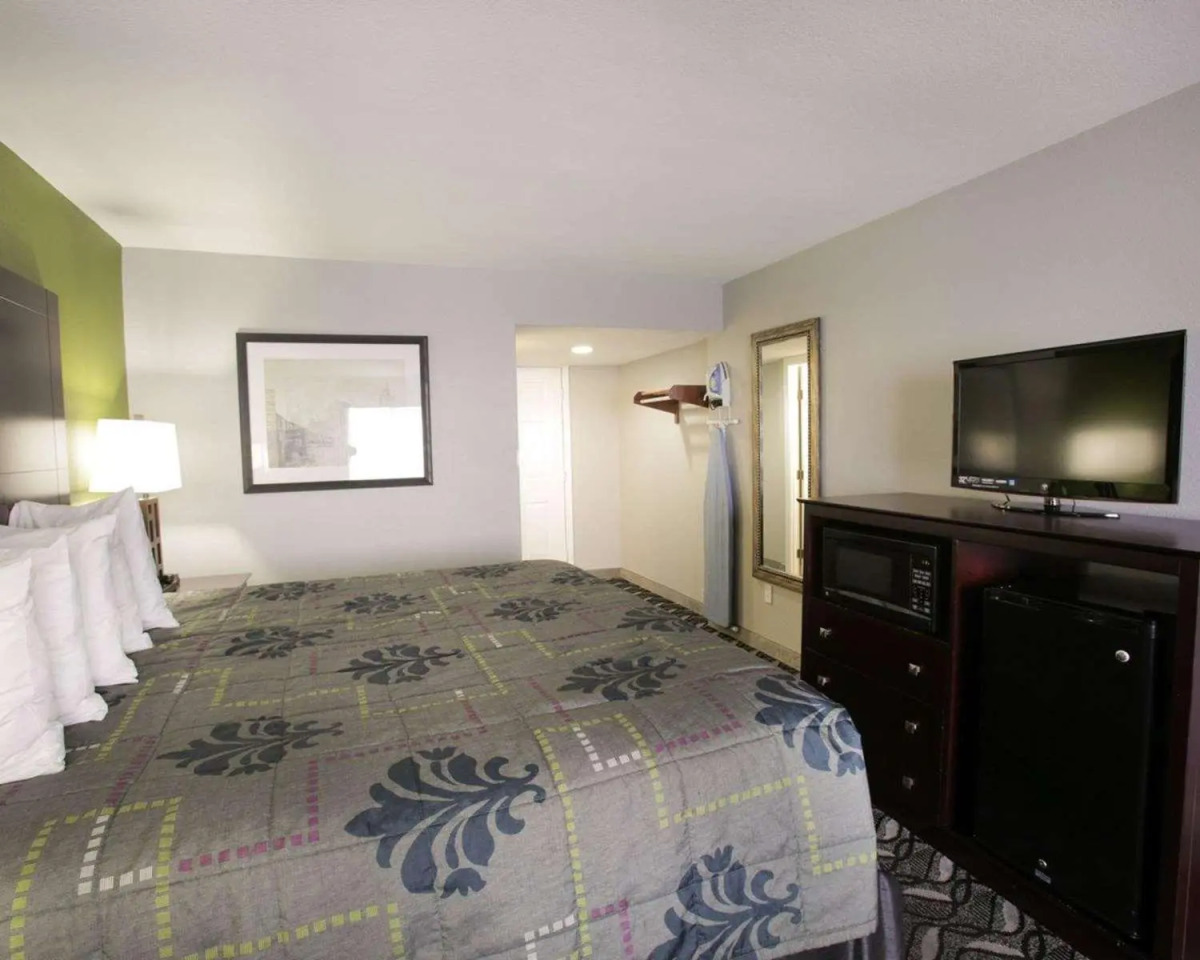 Rodeway Inn and Suites Austin