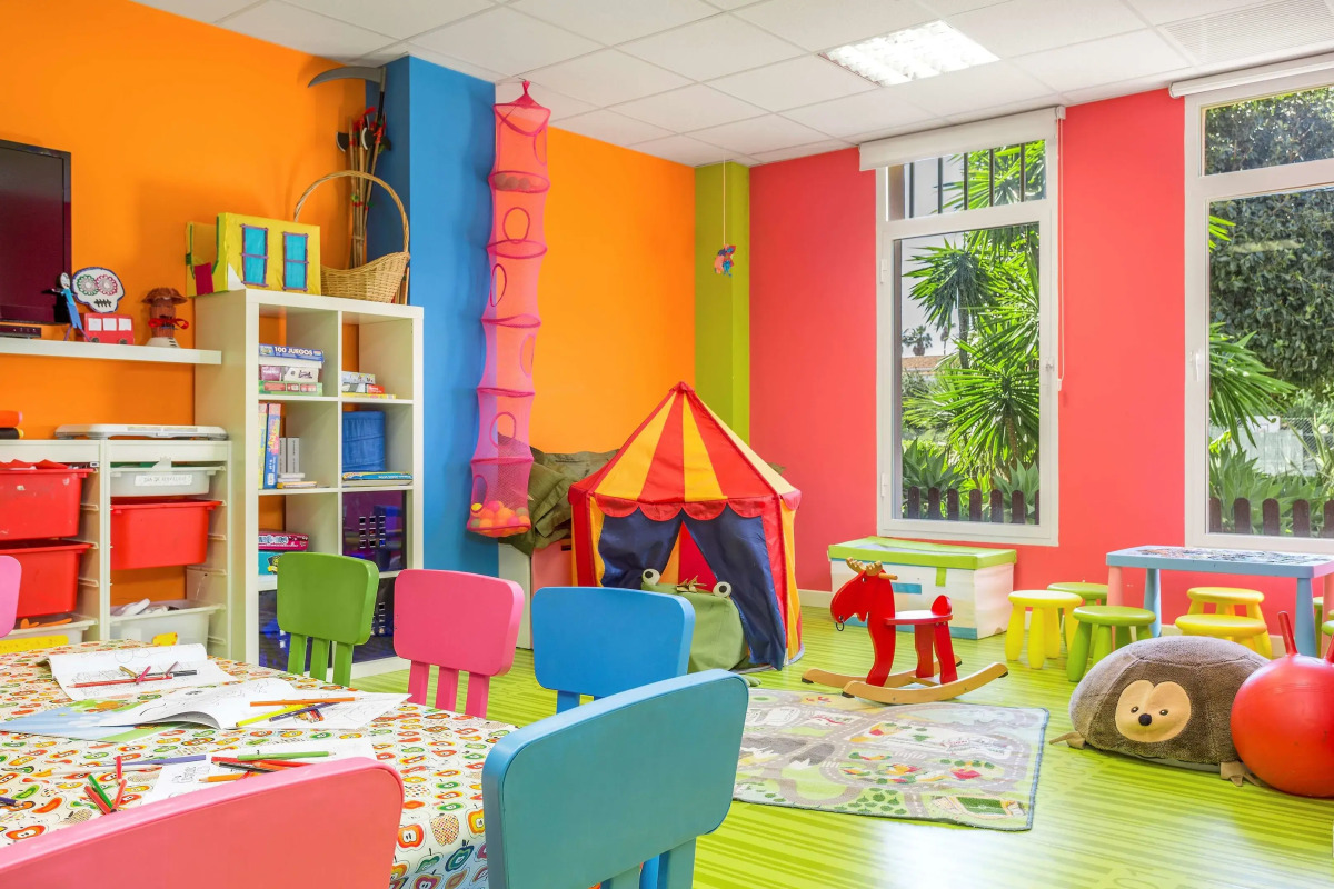 Отель Los Amigos Beach Club