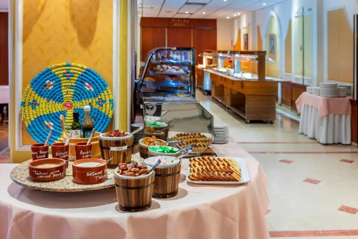 Отель Kapetanios Odysseia