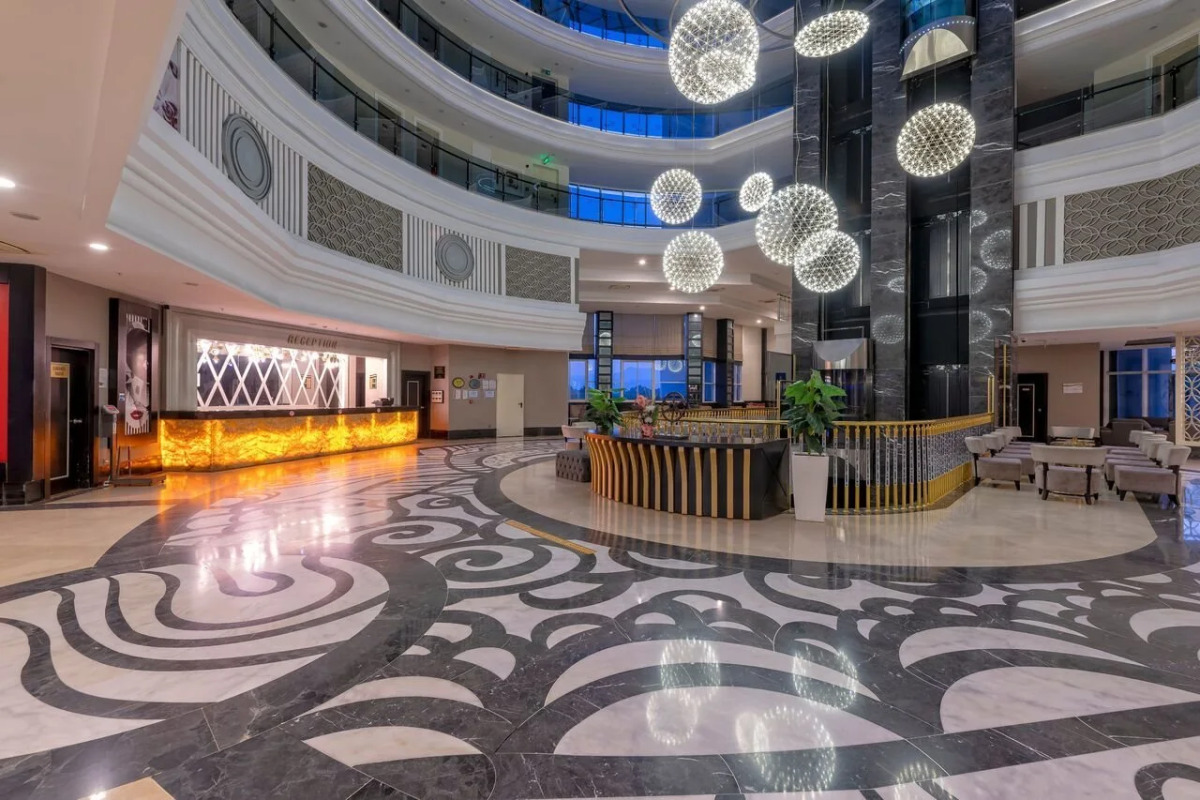 Port River Hotel & Spa