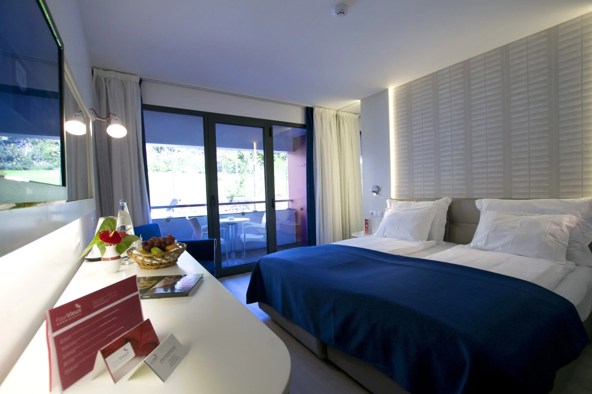 Four Views Monumental Lido