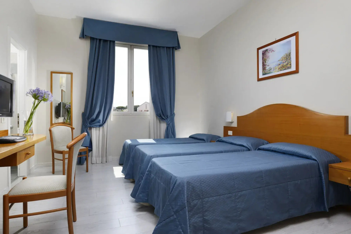 Isola Sacra Rome Airport