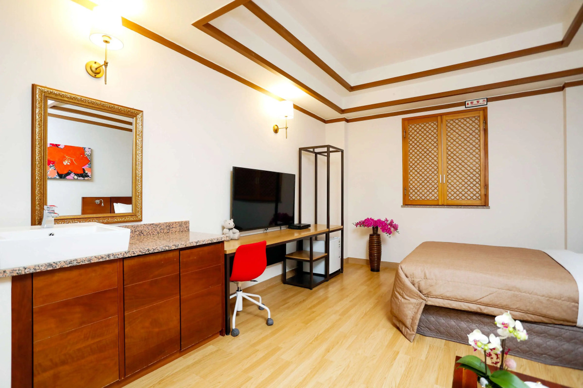 Hound Hotel Incheon Airport