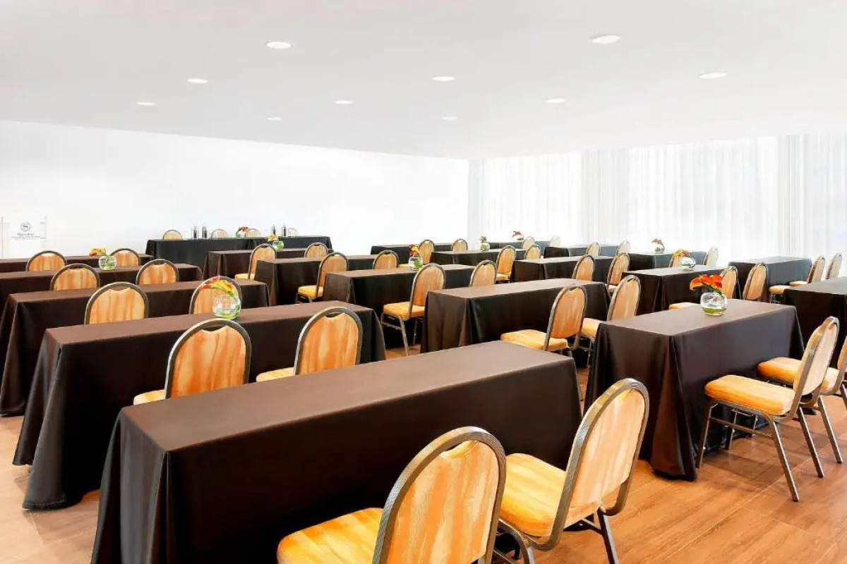 Sheraton Milan Malpensa Airport Hotel & Conference Center