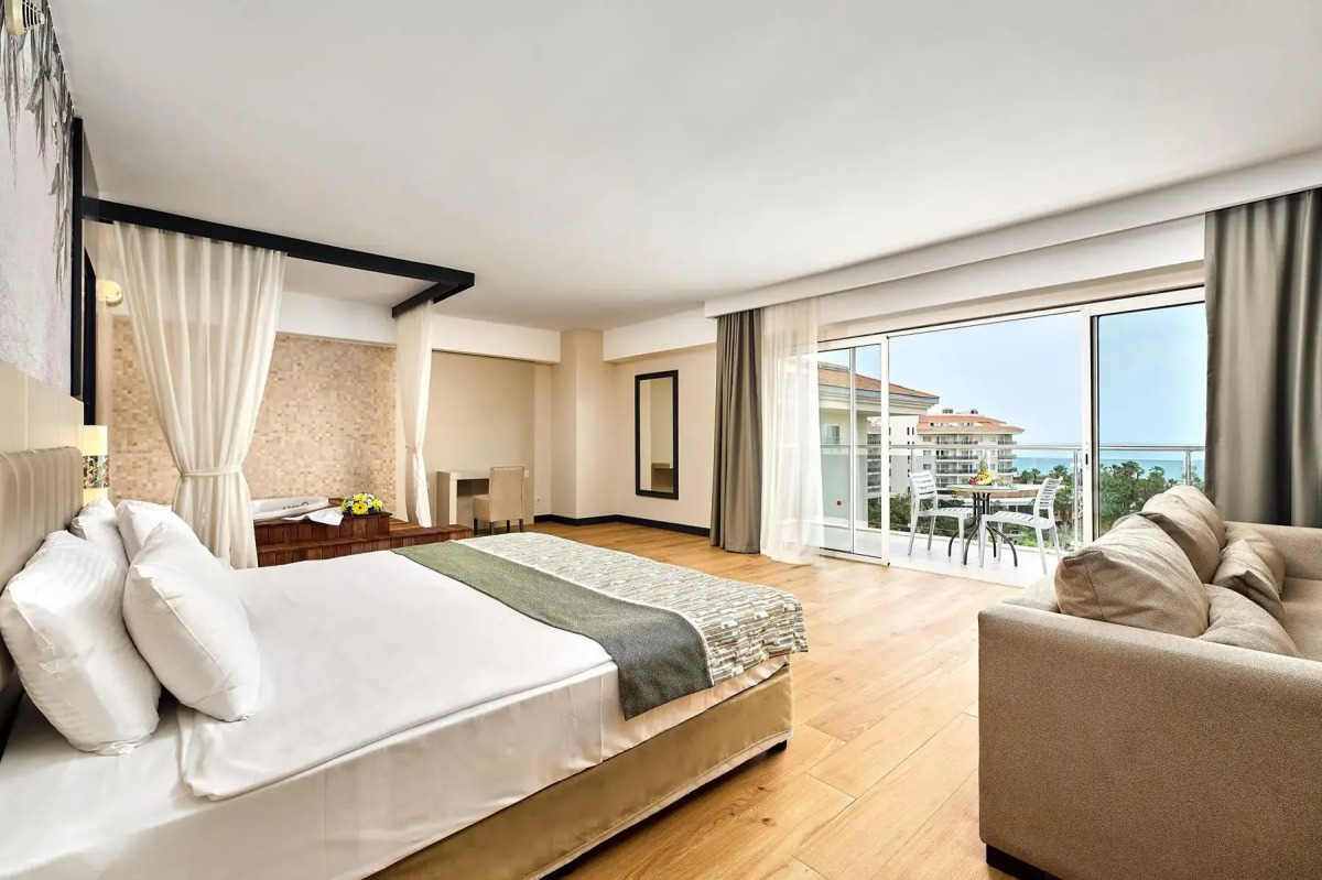 Seaden Sea World Resort & Spa