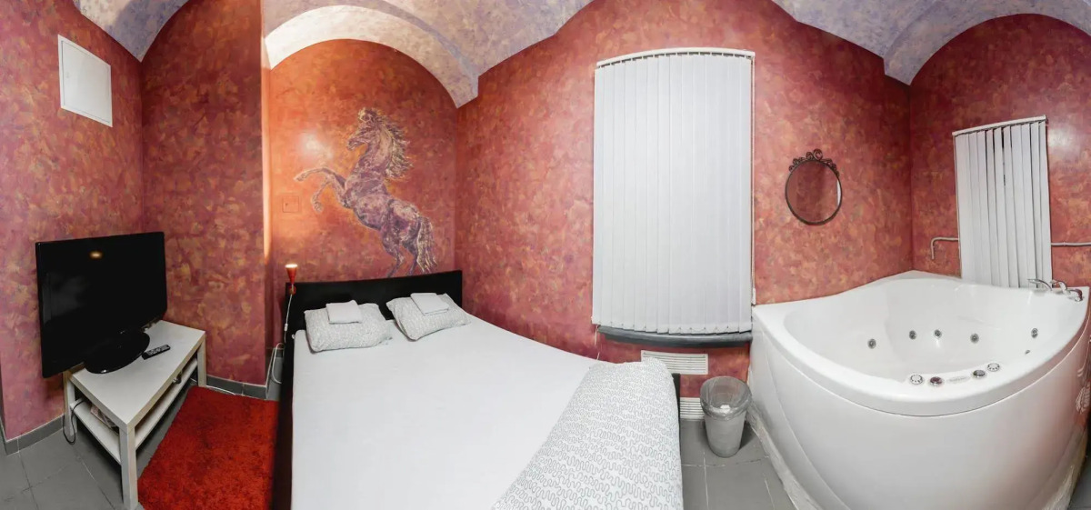 Fabrika Hostel&Gallery