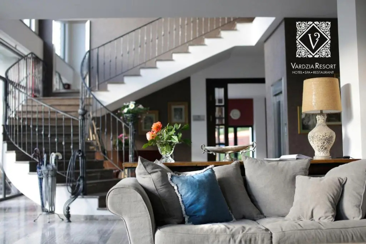 Курорт Vardzia