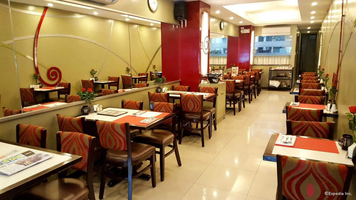 Townhouse OAK Makati Manila Near PNR Pasay Evangelista formerly VIP Suites