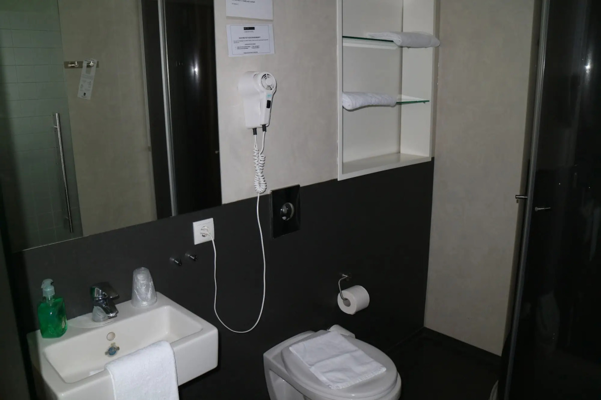 Arctic Comfort Hotel