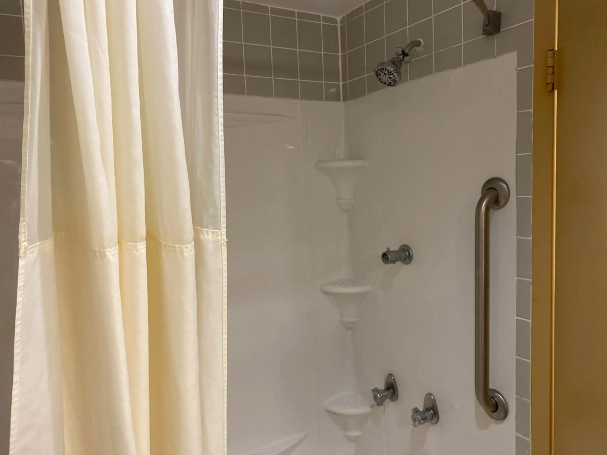 Quality Inn Buffalo Airport