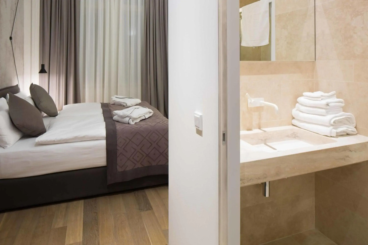 Mikes Kanarium City Hotel